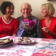 Herr Heinz W. mit unserer Gebietsleiterin für Niederöterreich, Frau DGKS Gerlinde Weiß und unsere Personenbetreuerein, aus der Slowakei, Maria Zsigmondova