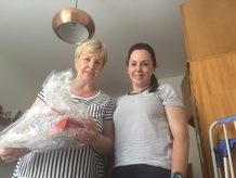 Antonius Gebietsleiterin für Wien Fau DGKS Kerstin Rauscher (rechts) und Personenbetreuerin Frau Helena O. aus der Slowakei